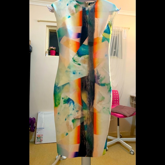 ZARA BODY FITTED DRESS (Size Small) - Picture 2 of 9